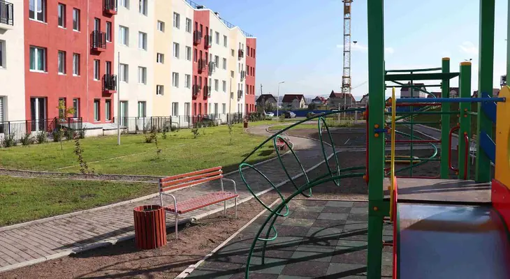 ЖК Живем вид со стороны детской площадки